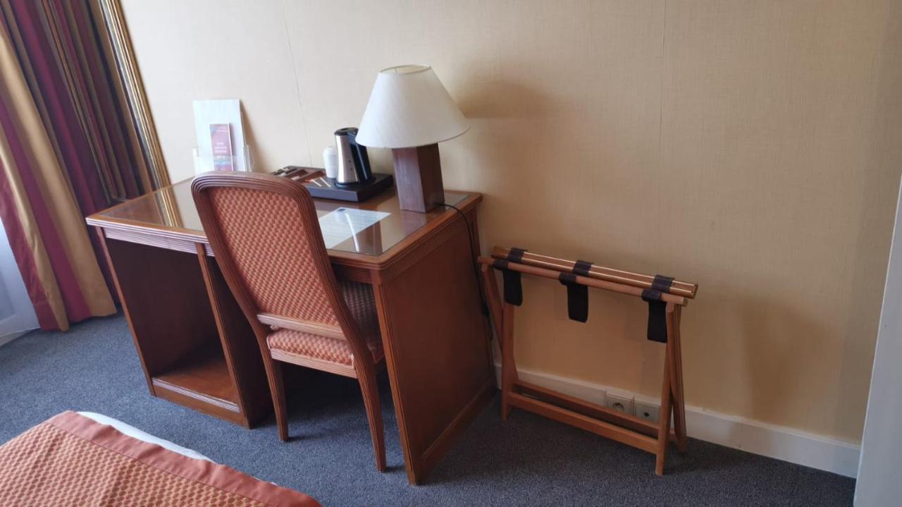 Le Grand Monarque Otel Melun Dış mekan fotoğraf