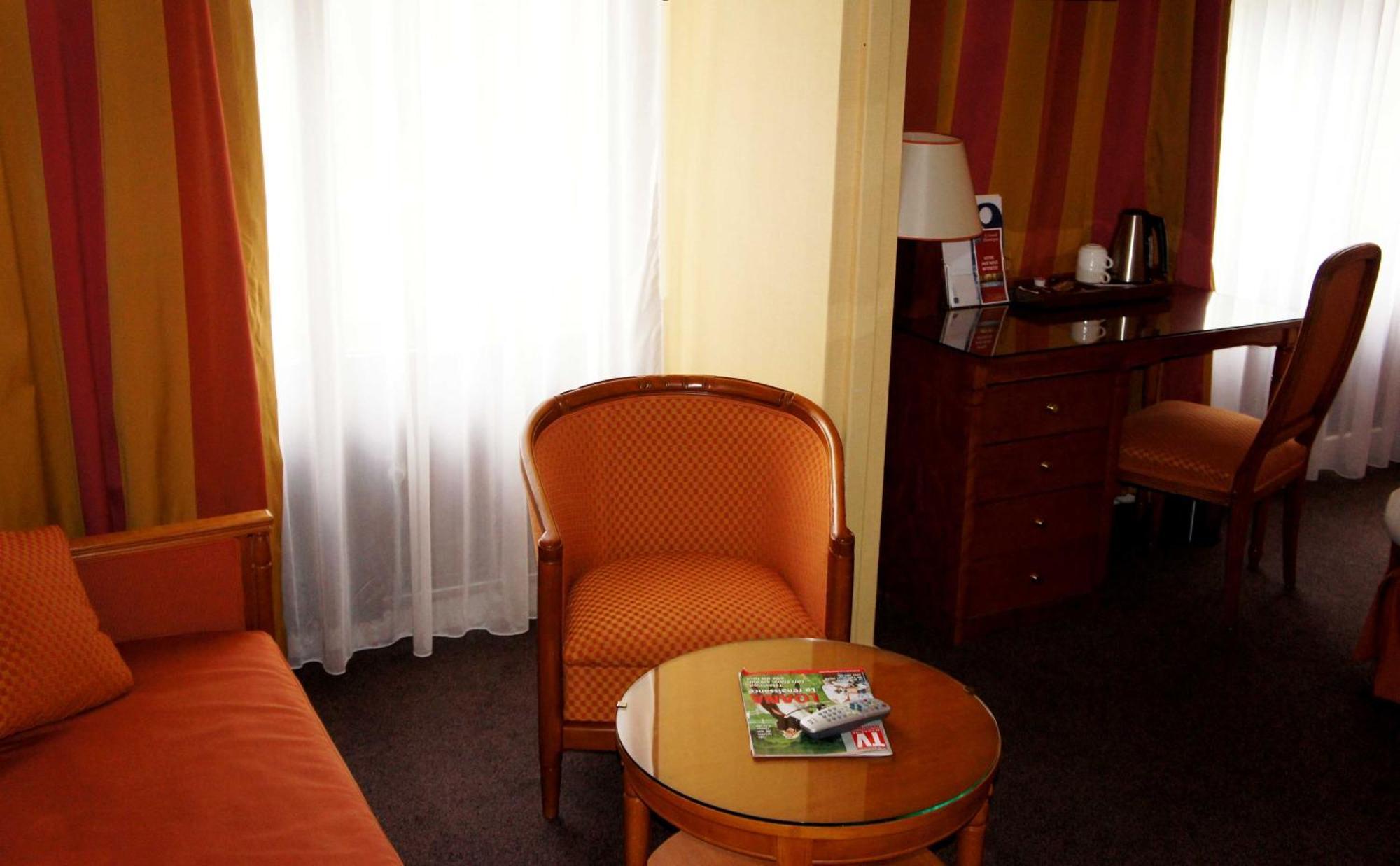 Le Grand Monarque Otel Melun Dış mekan fotoğraf