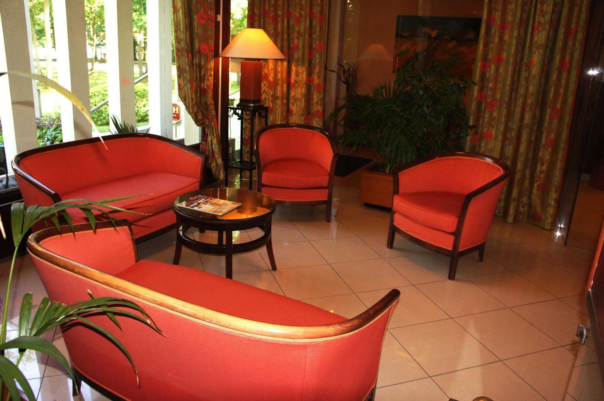 Le Grand Monarque Otel Melun Dış mekan fotoğraf