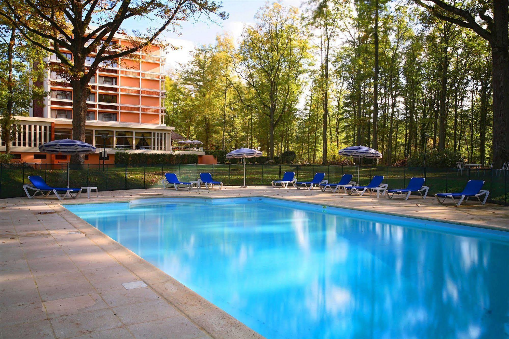 Le Grand Monarque Otel Melun Dış mekan fotoğraf