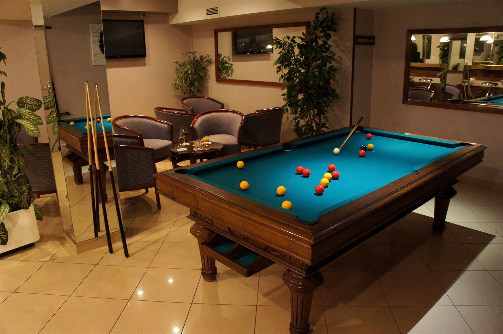 Le Grand Monarque Otel Melun Dış mekan fotoğraf